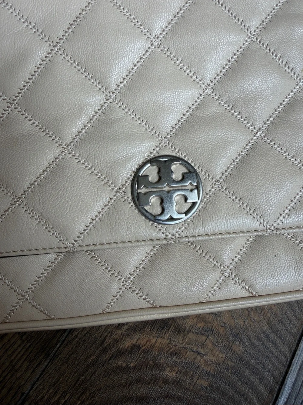 Tory Burch Quilted Cream Shoulder Bag with Chain Strap
